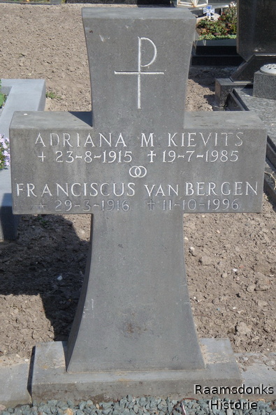 bergen.van.fransciscus.1916-1996_kievits.adriana.m._1915-1985_g.jpg